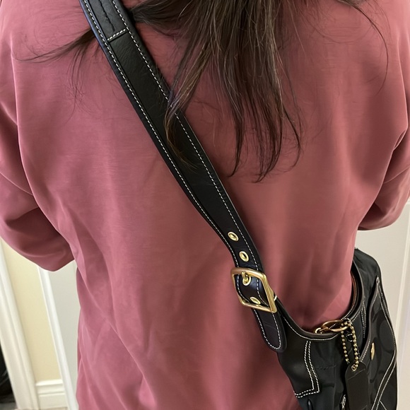 Vintage Coach Black and Gold Cross Body Bag - Picture 11 of 11